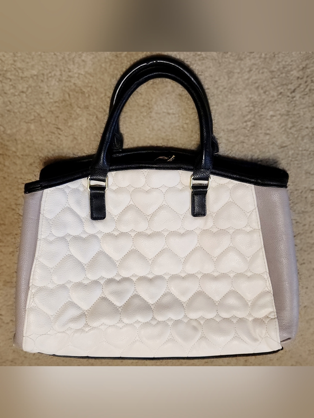 Betsey Johnson Heart Quilted Pleather Large Handbag - Picture 3 of 10